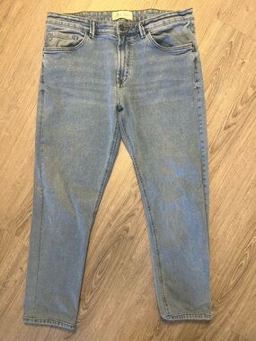 Straight Leg Women's Jeans in Light Blue
